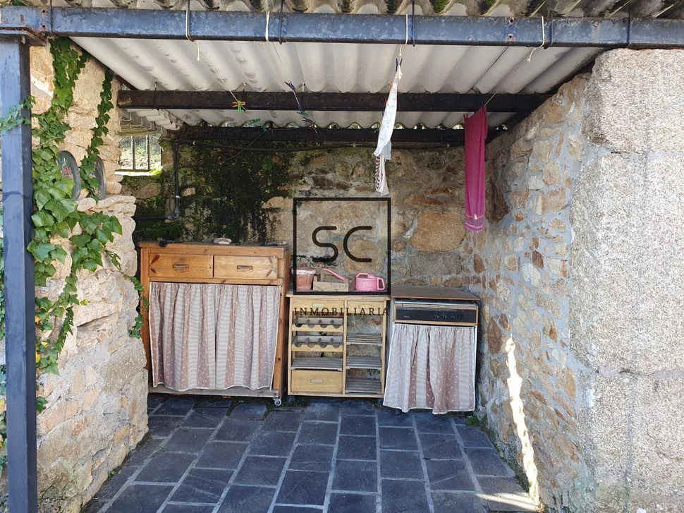 Casa con hórreo en esmelle, ferrol