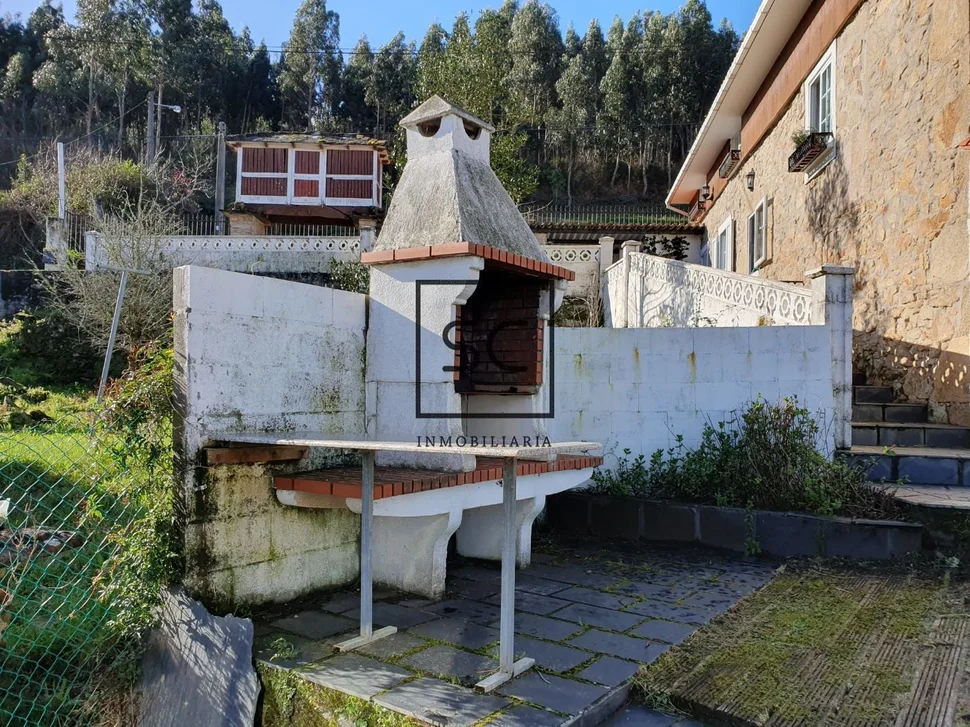 Casa con hórreo en esmelle, ferrol