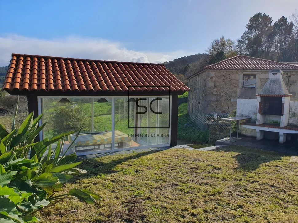 Casa con hórreo en esmelle, ferrol