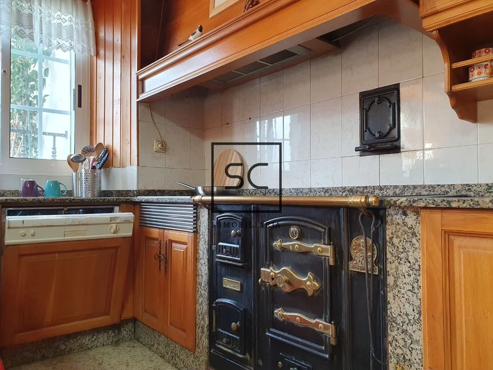 Casa con hórreo en esmelle, ferrol