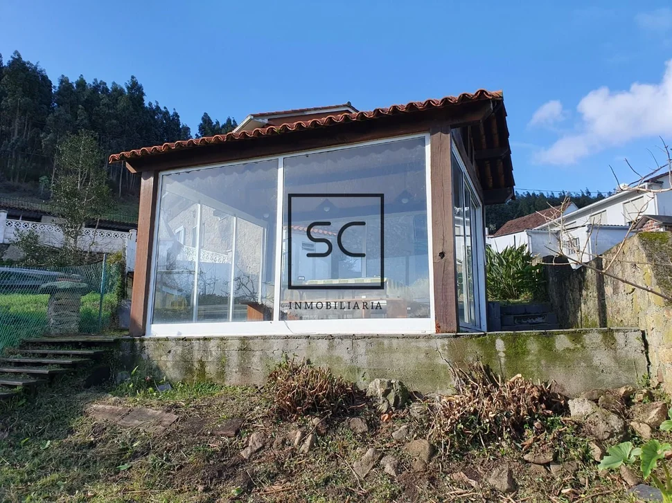 Casa con hórreo en esmelle, ferrol