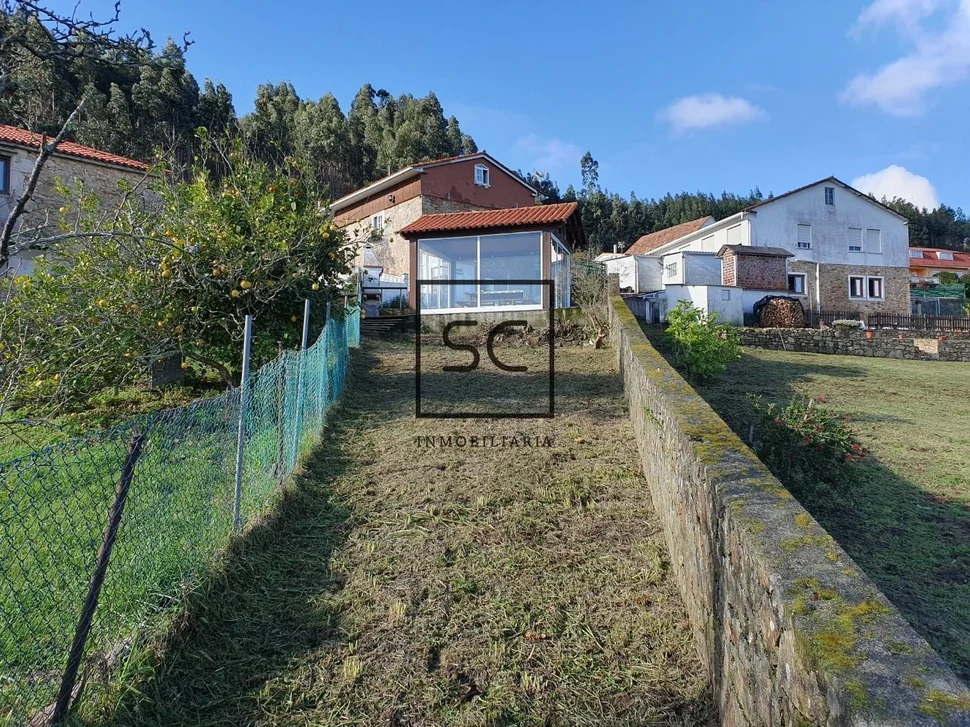 Casa con hórreo en esmelle, ferrol