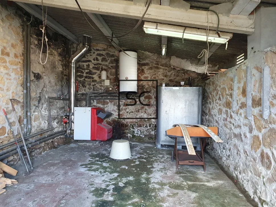 Casa con hórreo en esmelle, ferrol