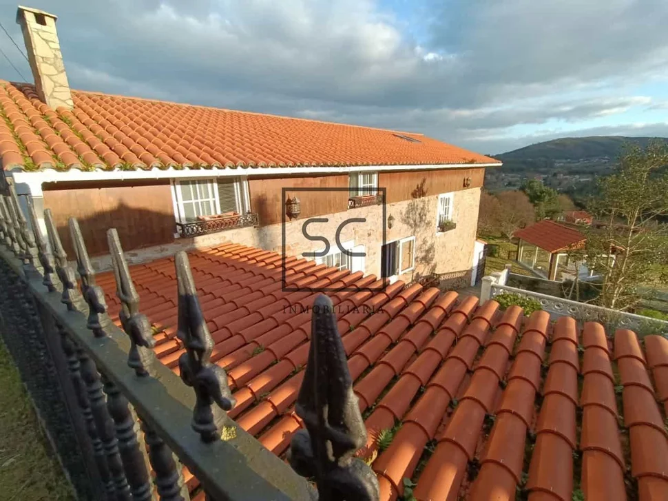 Casa con hórreo en esmelle, ferrol