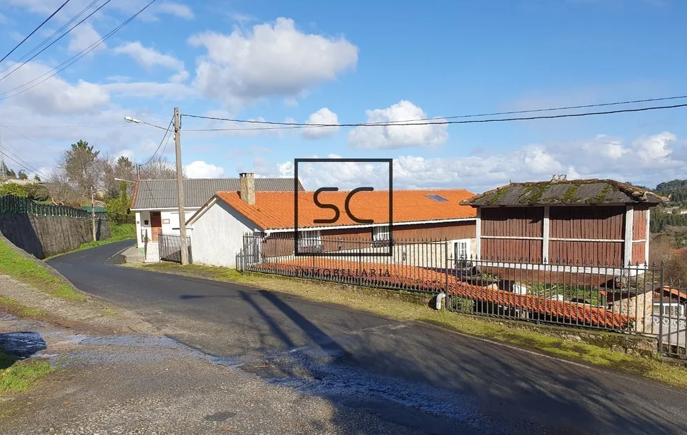 Casa con hórreo en esmelle, ferrol