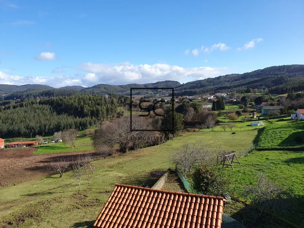 Casa con hórreo en esmelle, ferrol