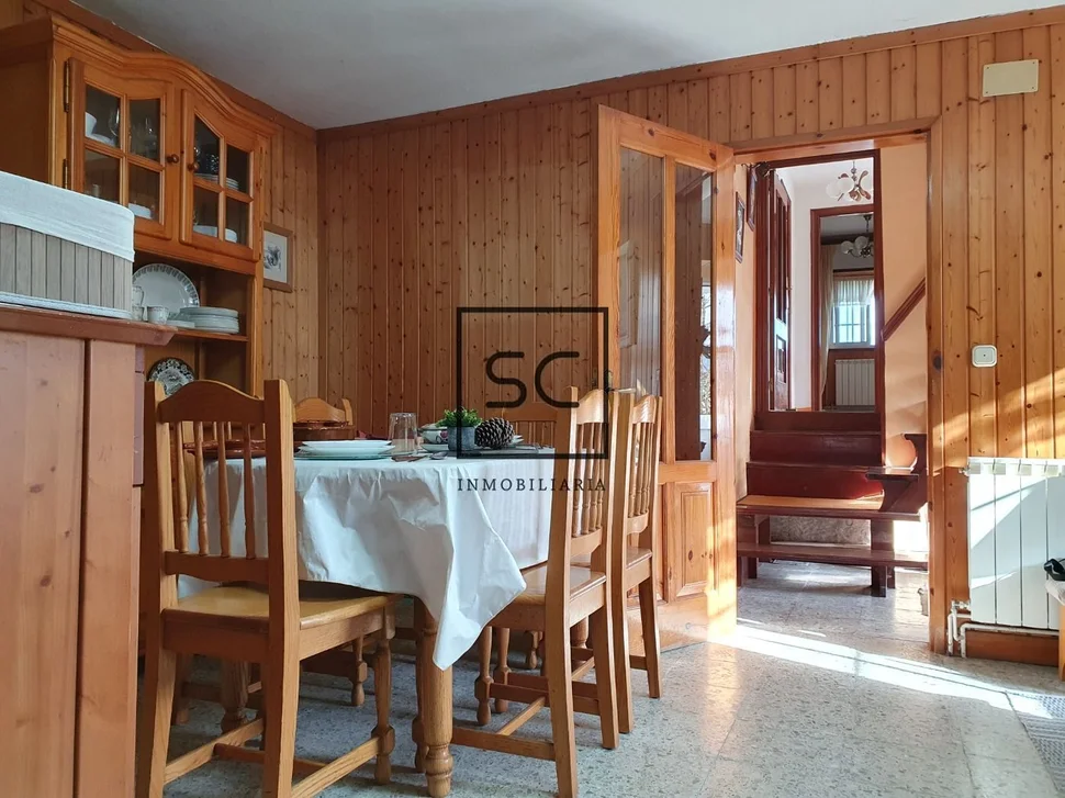 Casa con hórreo en esmelle, ferrol