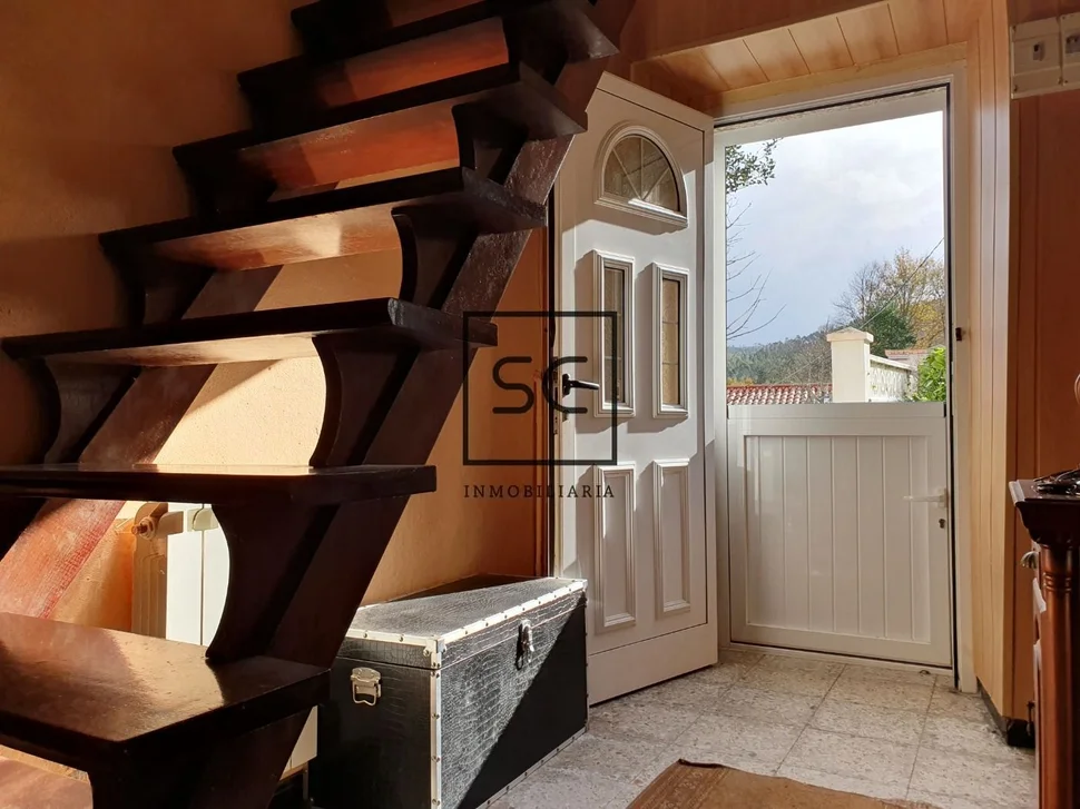 Casa con hórreo en esmelle, ferrol