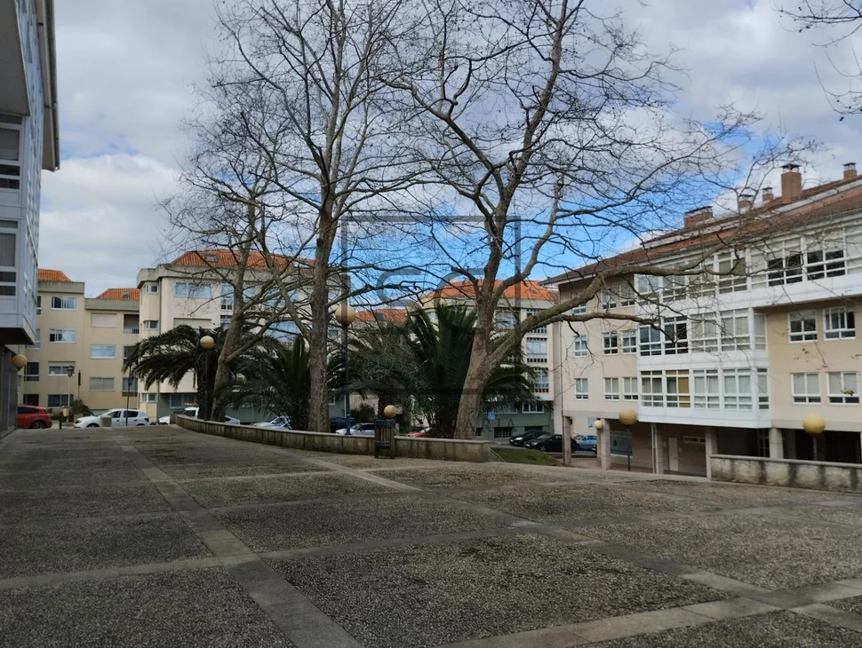 Local en venta en santa cruz, oleiros