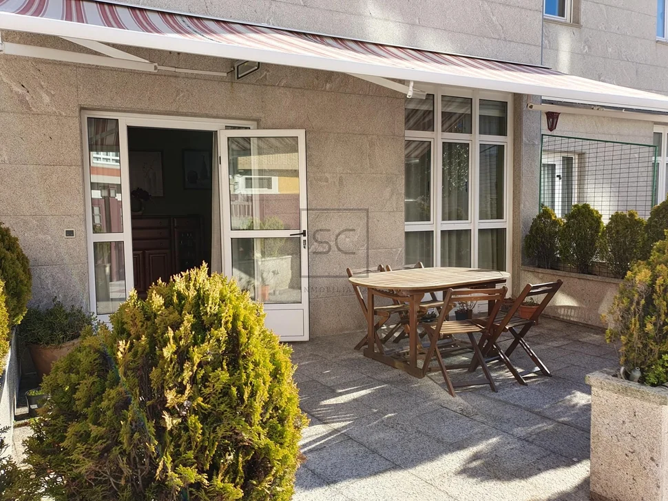 Chalet con ascensor y 2 plazas de garaje en el alto castaño, narón