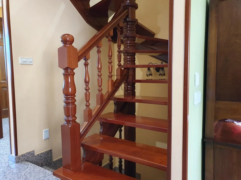 Chalet con ascensor y 2 plazas de garaje en el alto castaño, narón