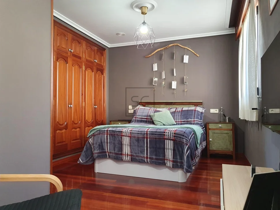 Chalet con ascensor y 2 plazas de garaje en el alto castaño, narón