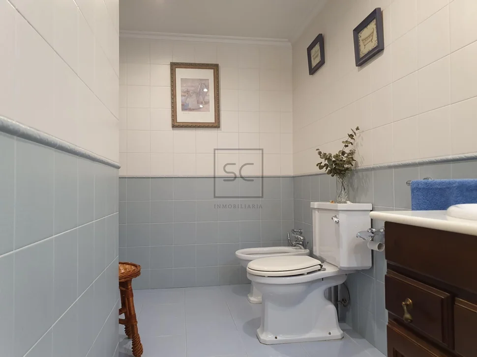 Chalet con ascensor y 2 plazas de garaje en el alto castaño, narón