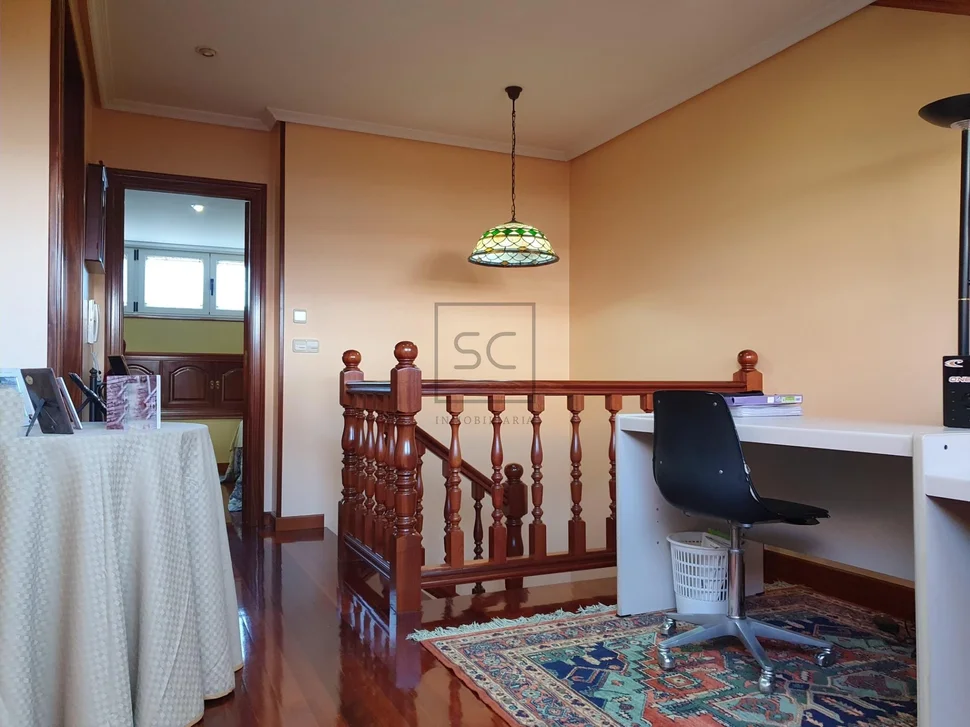 Chalet con ascensor y 2 plazas de garaje en el alto castaño, narón