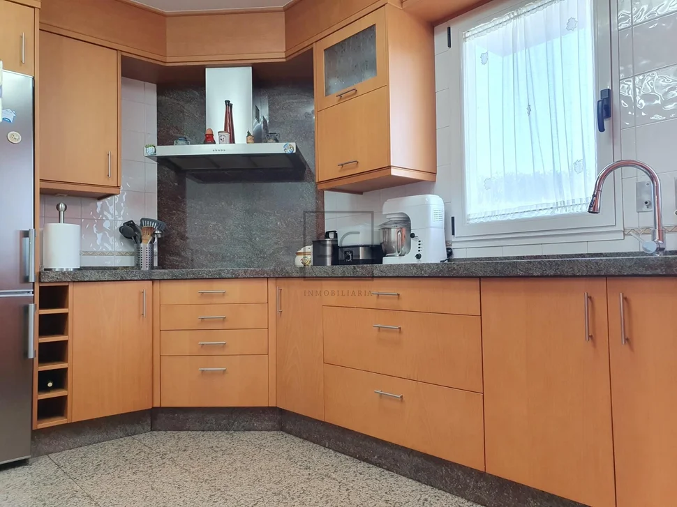 Chalet con ascensor y 2 plazas de garaje en el alto castaño, narón