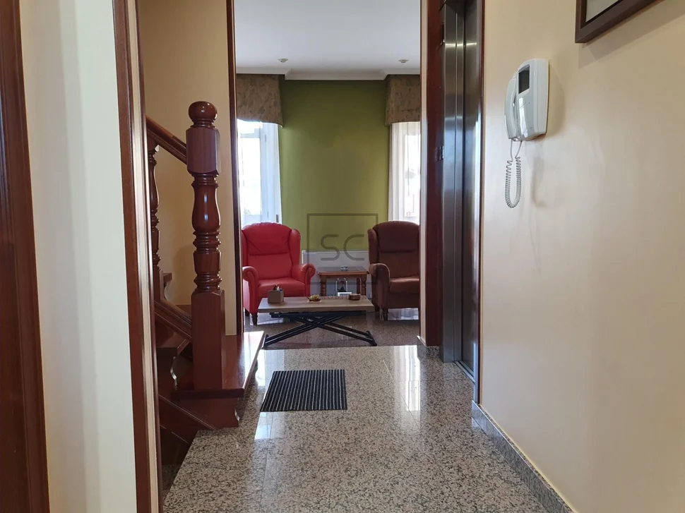 Chalet con ascensor y 2 plazas de garaje en el alto castaño, narón