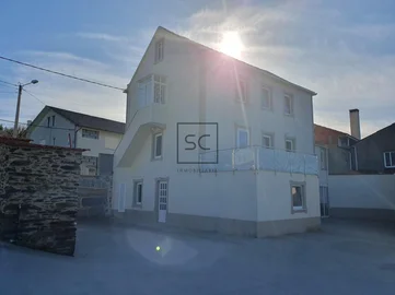 Casa de 3 plantas con finca en sedes-narón