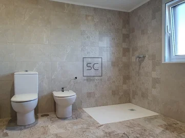 Casa de 3 plantas con finca en sedes-narón