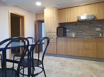 Casa de 3 plantas con finca en sedes-narón