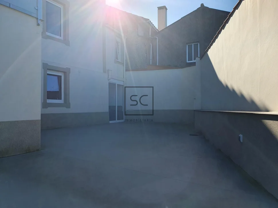 Casa de 3 plantas con finca en sedes-narón