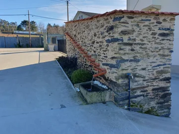 Casa de 3 plantas con finca en sedes-narón