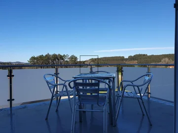 Casa de 3 plantas con finca en sedes-narón