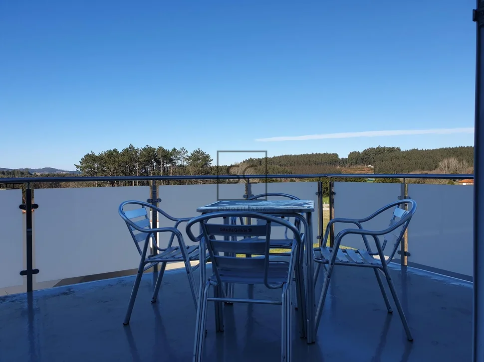 Casa de 3 plantas con finca en sedes-narón