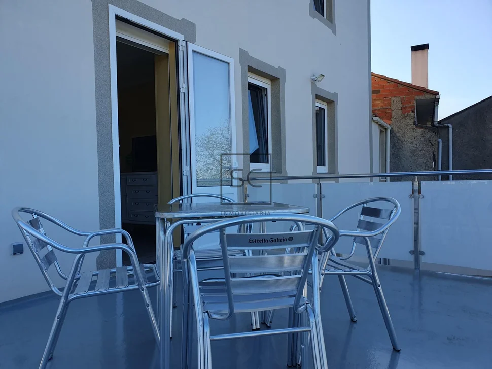 Casa de 3 plantas con finca en sedes-narón