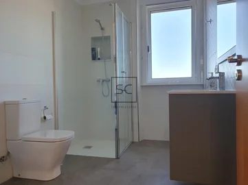 Casa de 3 plantas con finca en sedes-narón