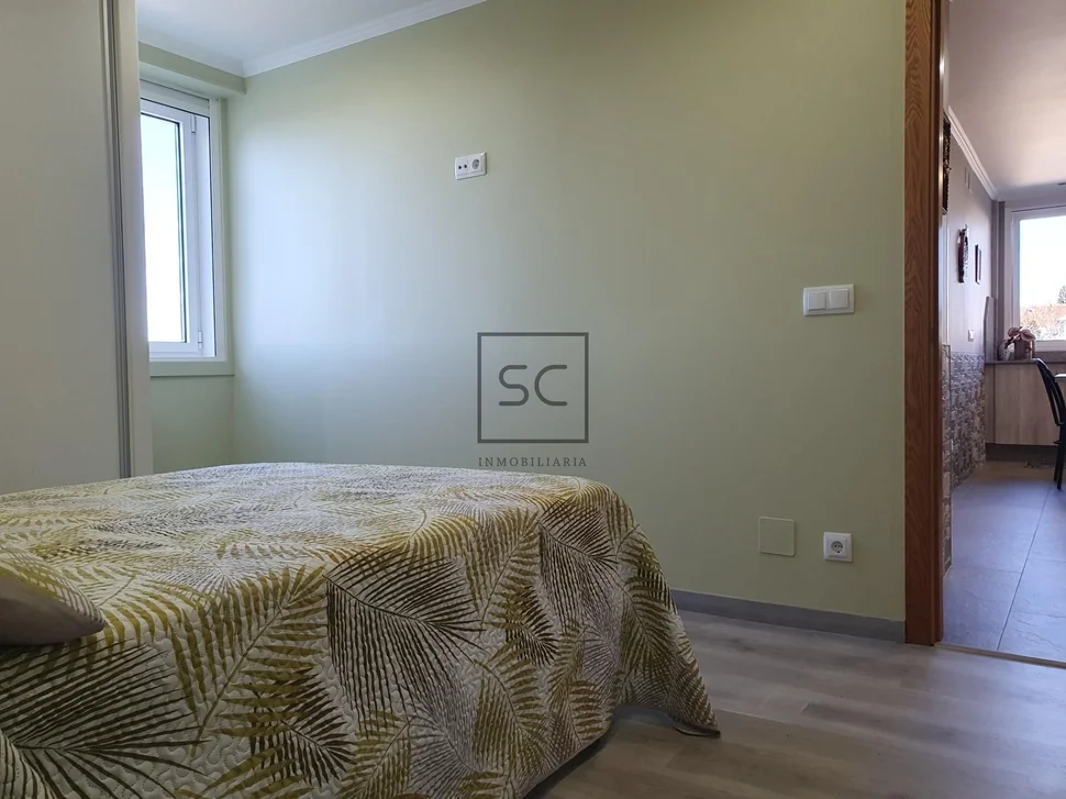 Casa de 3 plantas con finca en sedes-narón