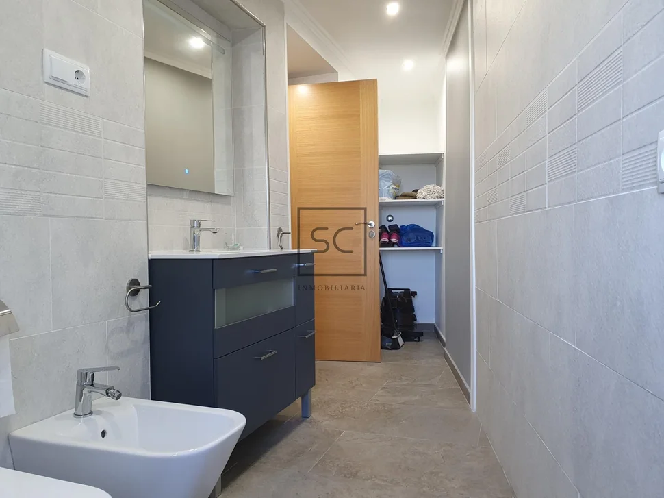 Casa de 3 plantas con finca en sedes-narón