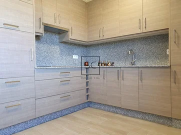 Casa de 3 plantas con finca en sedes-narón