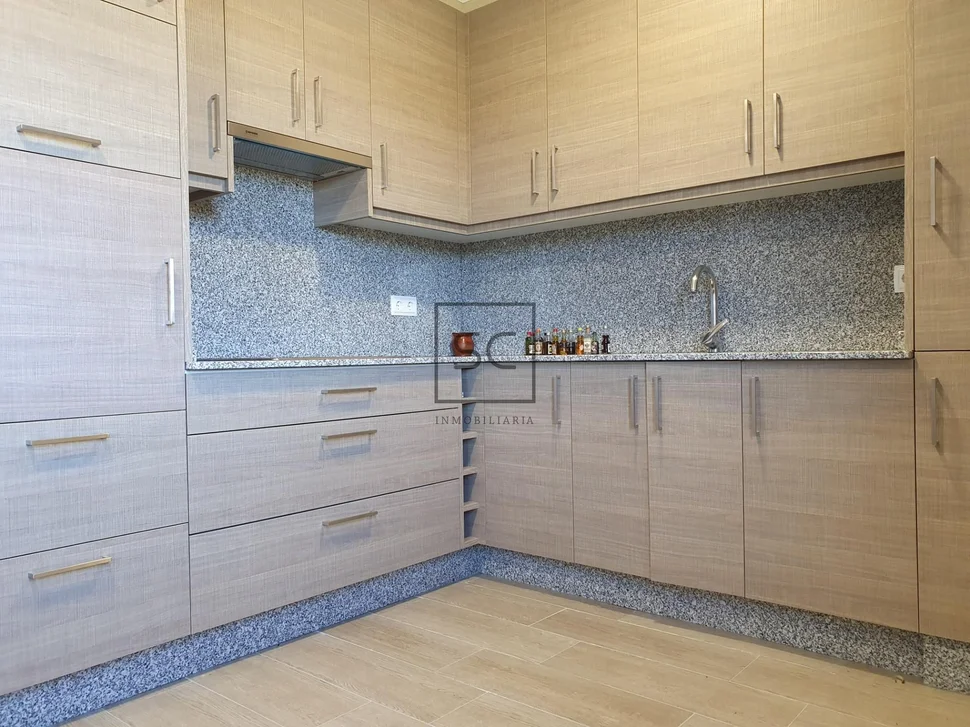 Casa de 3 plantas con finca en sedes-narón