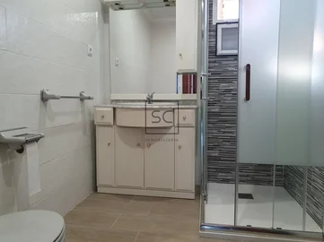 Casa de 3 plantas con finca en sedes-narón