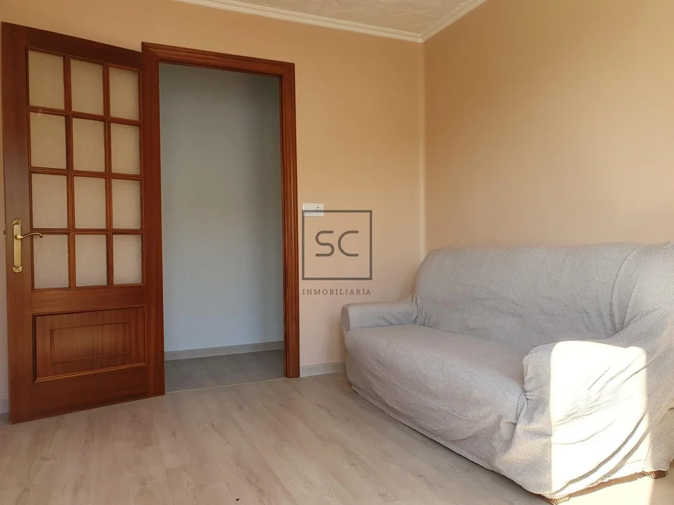 Casa de 3 plantas con finca en sedes-narón