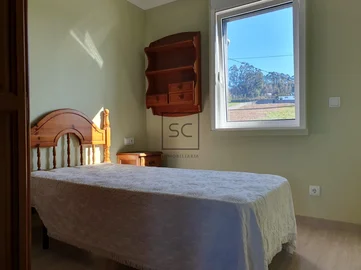 Casa de 3 plantas con finca en sedes-narón