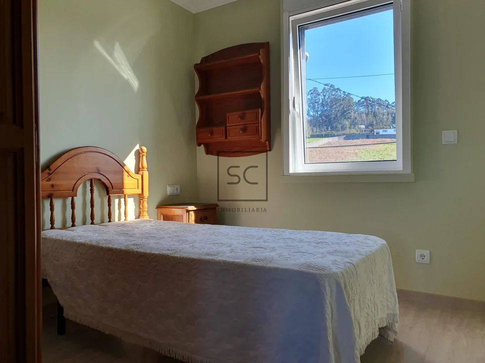 Casa de 3 plantas con finca en sedes-narón