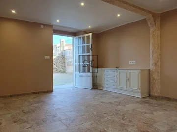 Casa de 3 plantas con finca en sedes-narón