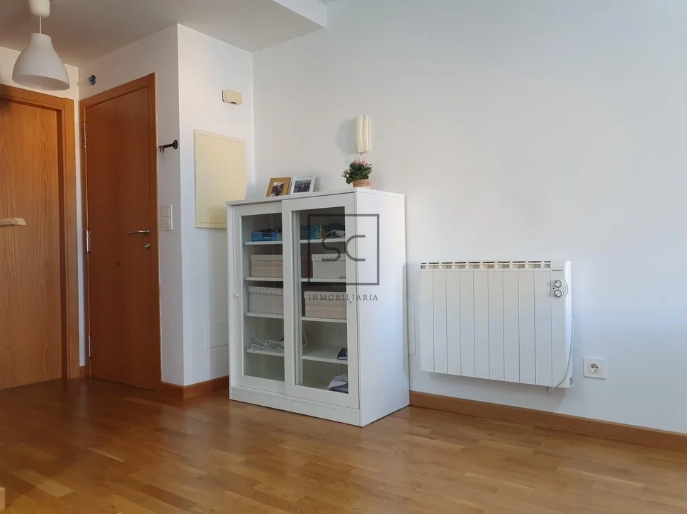 Apartamento con una pequeña terraza