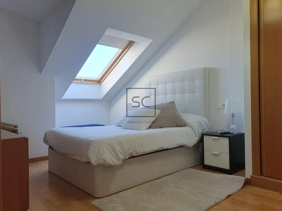 Apartamento con una pequeña terraza