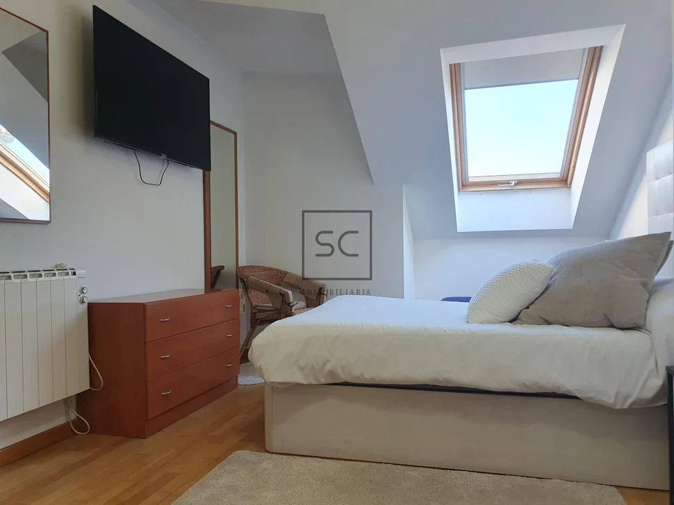 Apartamento con una pequeña terraza