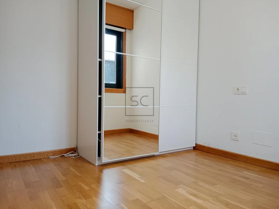 Apartamento con una pequeña terraza