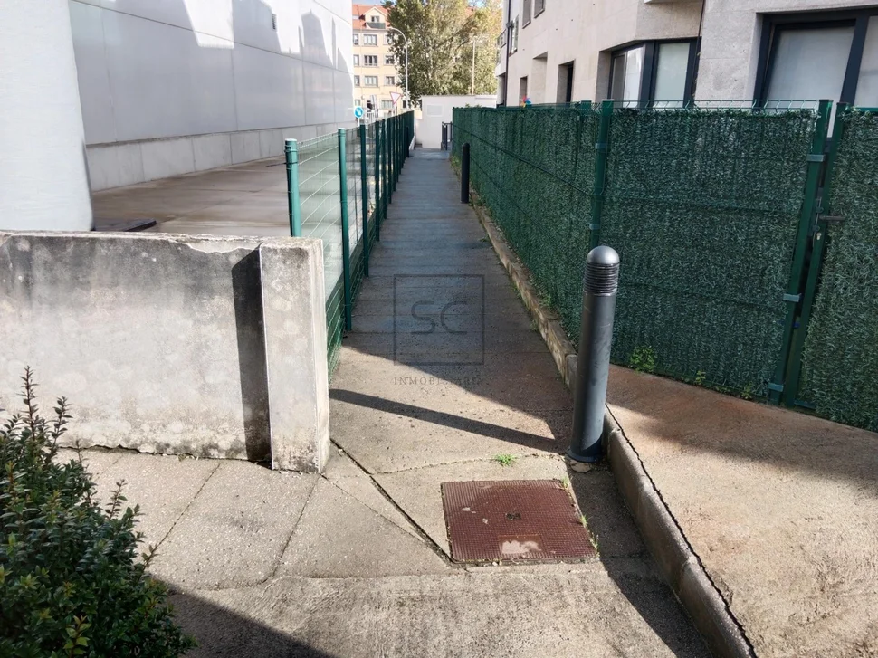 Apartamento con una pequeña terraza