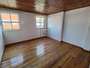 Casa adosada para reforma en zona urbana en santa marina, ferrol