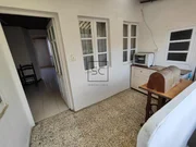 Casa adosada para reforma en zona urbana en santa marina, ferrol