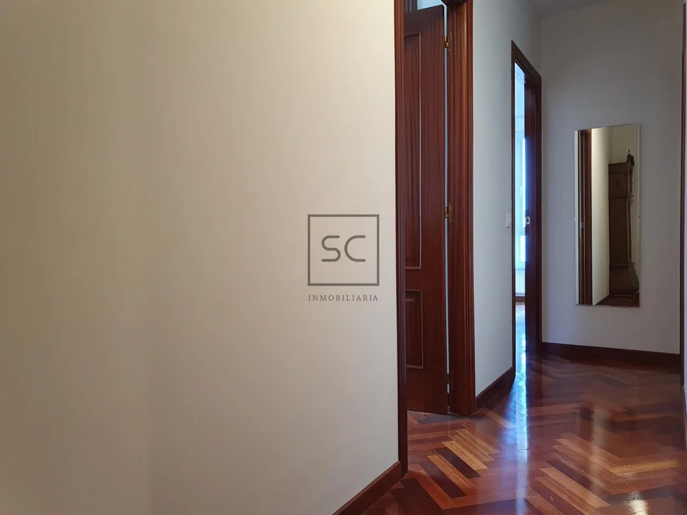 Piso con plaza de garaje y trastero en alto castaño, narón