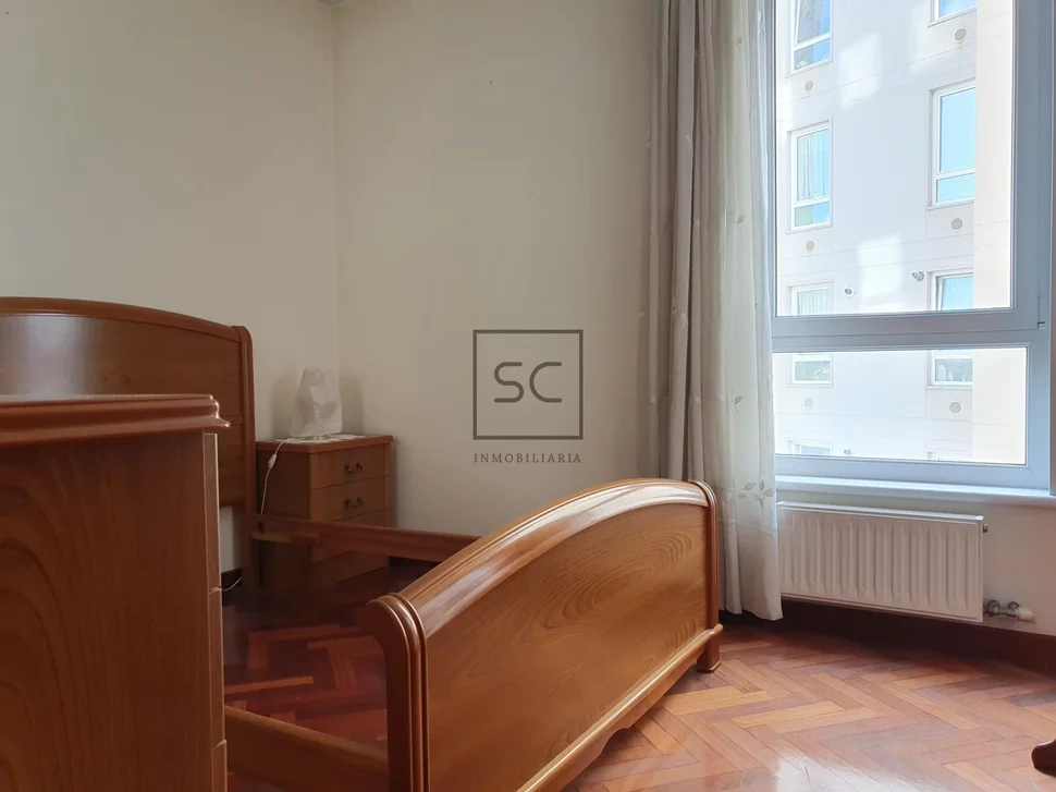 Piso con plaza de garaje y trastero en alto castaño, narón