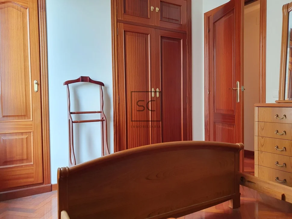 Piso con plaza de garaje y trastero en alto castaño, narón