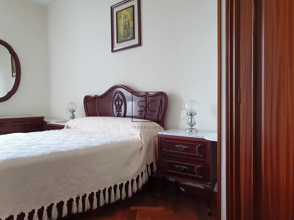 Piso con plaza de garaje y trastero en alto castaño, narón