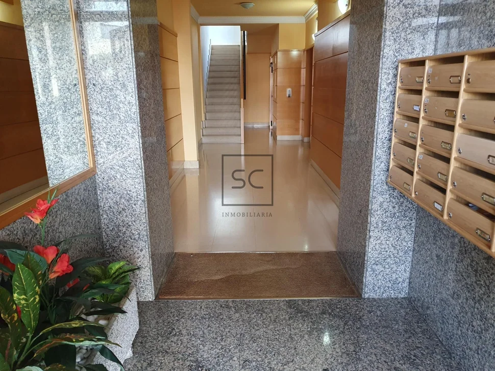 Piso con plaza de garaje y trastero en alto castaño, narón